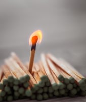 lot-green-matches-one-red-leadership-light